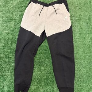 Nike Tech Joggers